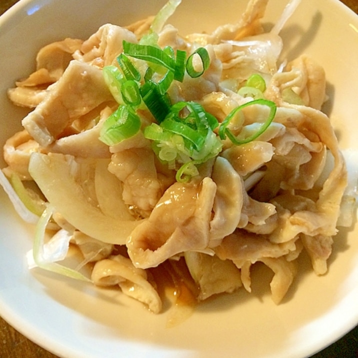 簡単&おつまみに☆新玉と鶏皮ポン酢